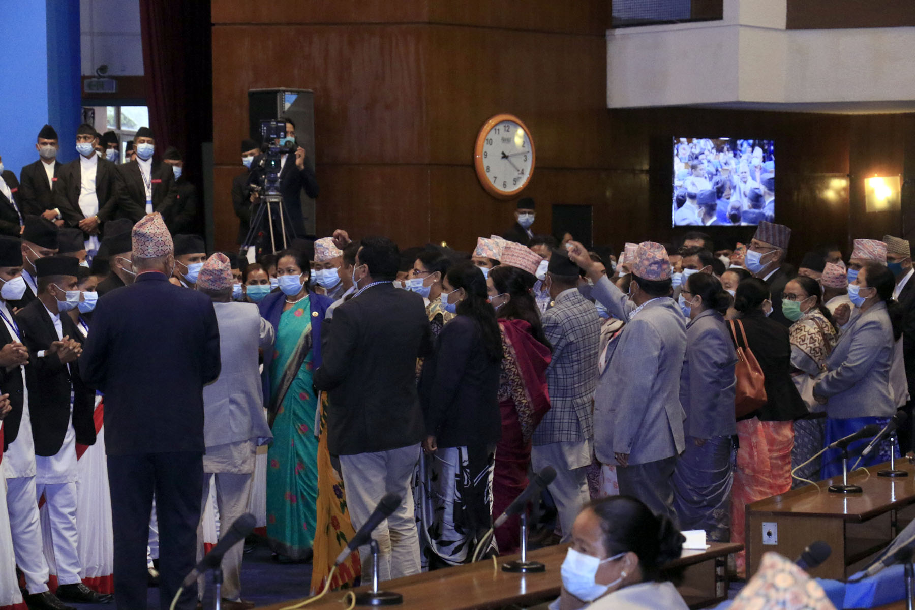 Amid UML’s obstruction, the law minister submitted six ordinances