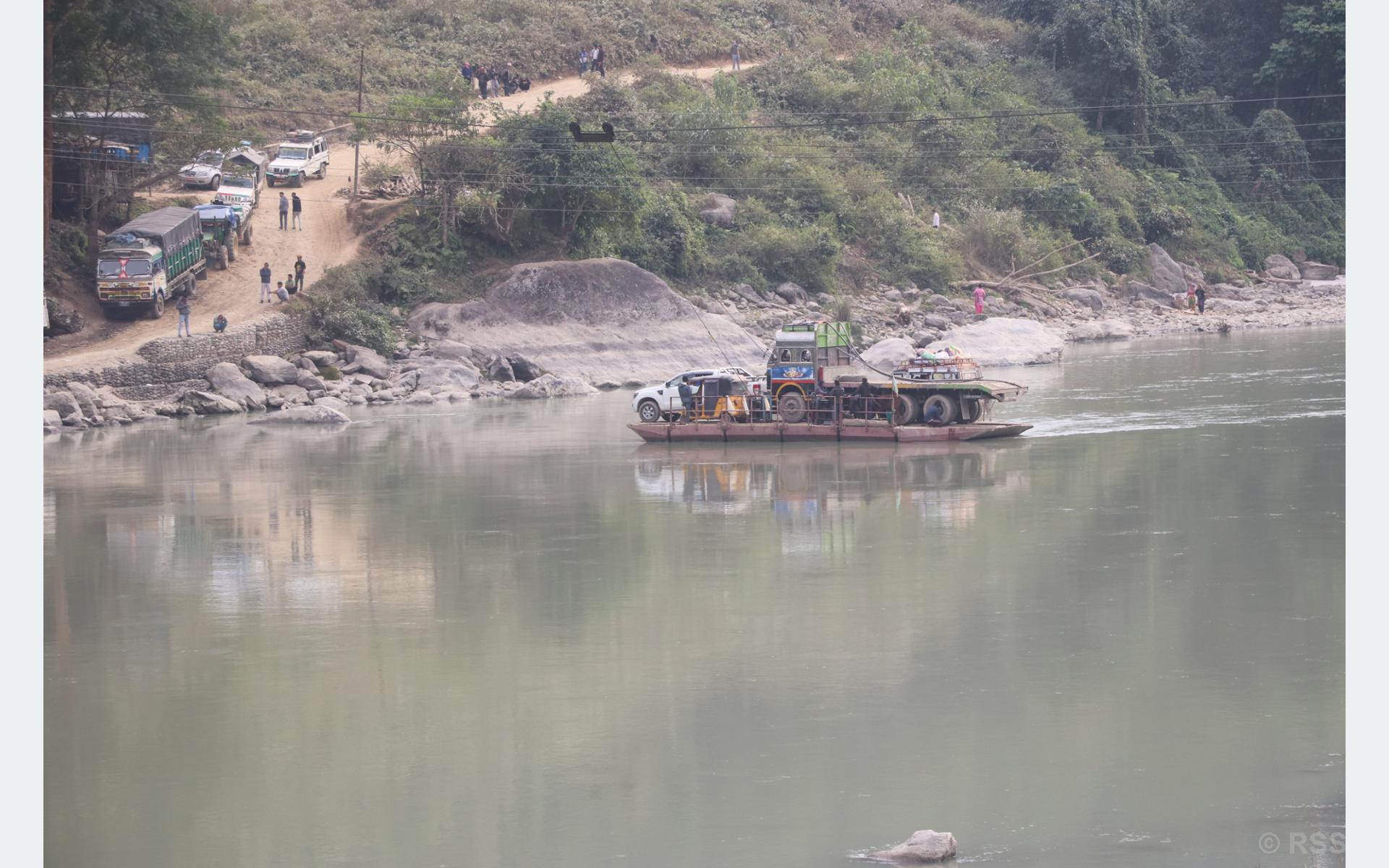 Arun River ferry service resumes at Satighat